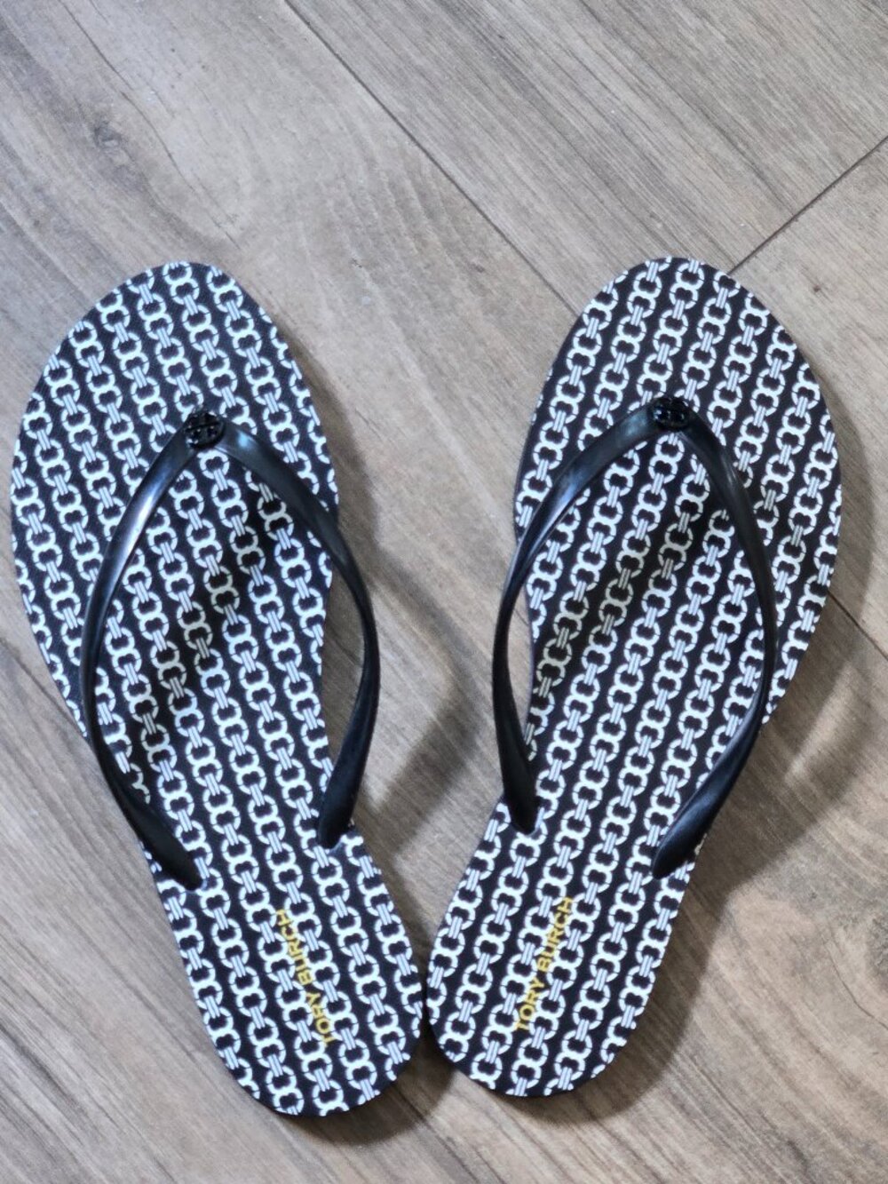 Tory Burch black flip flops sz 7 new